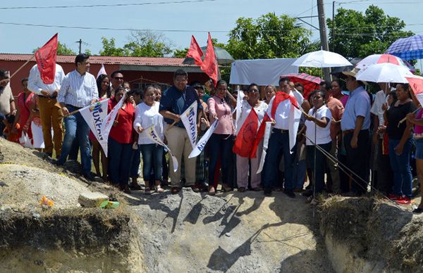 Gestión de Antorcha logra construcción de tanque elevado en colonia de Tuxpan