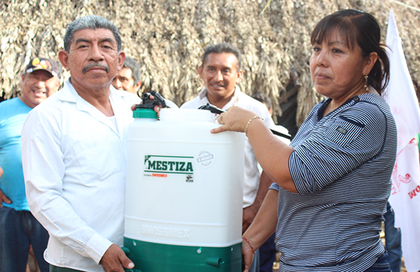 Más apoyos para productores agrícolas y artesanos del oriente yucateco 