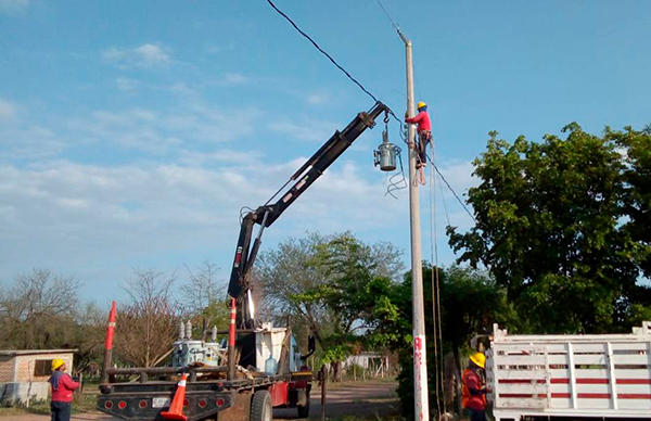 Concluye extensión de energía eléctrica en Cerrillos Uno