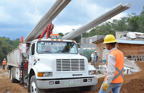 Inician primeros trabajos de electrificación en la colonia Humberto Aguirre Cruz de Xalapa