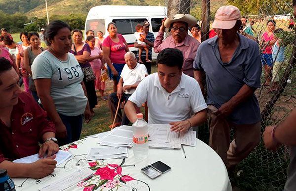 Entregan vales del PIMAF a campesinos de Sinahua