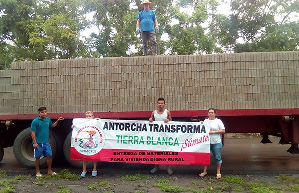 Lleva Antorcha acciones a la vivienda a comunidades de Tierra Blanca