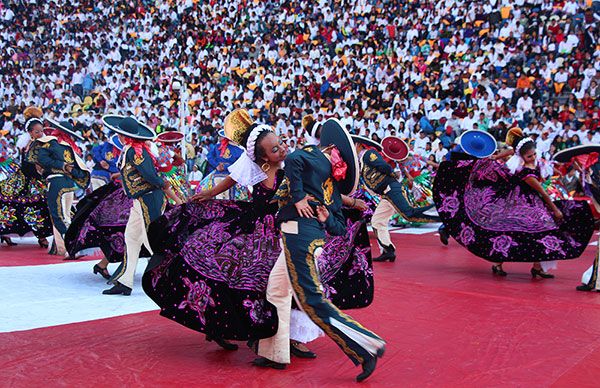 Se prepara el Ballet Estatal de Antorcha para Encuentro de Folclor Internacional