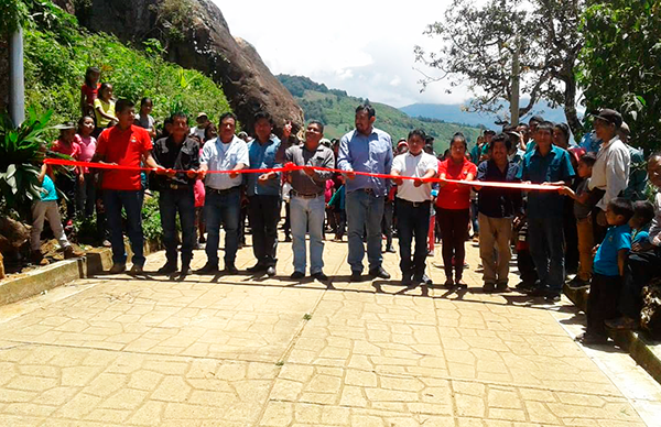 Instalan paneles en San Esteban Ozolotepec