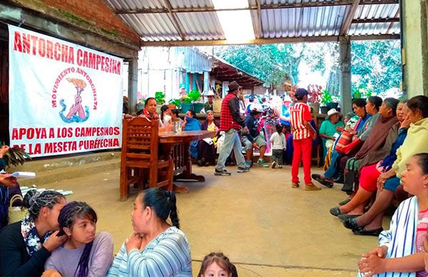 Logran beneficiarse campesinos de Nahuatzen con apoyos de fertilizante gracias al Movimiento Antorchista