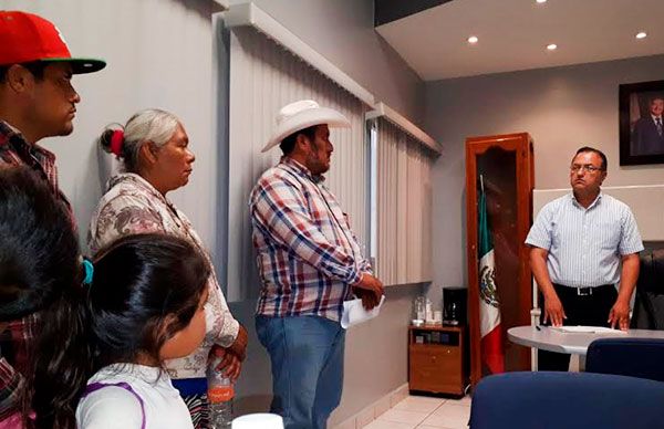 Antorchistas se reúnen con el delegado de Gobierno de Baja California  en San Quintín