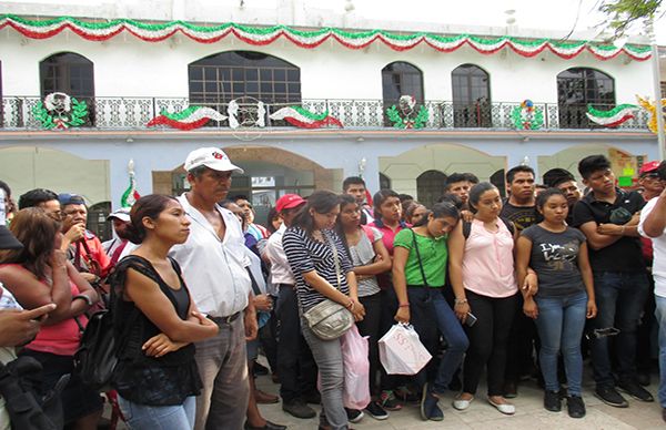 Antorchistas de Tantoyuca exigen al alcalde obras y servicios