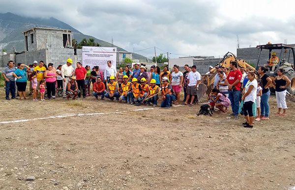 Dan banderazo de arranque de obras de agua y drenaje en Fraternidad Antorchista