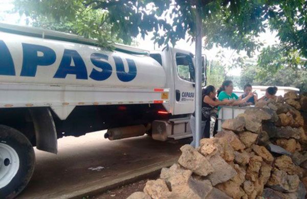 Antorcha logra apoyos de agua para habitantes de Caltzonzin