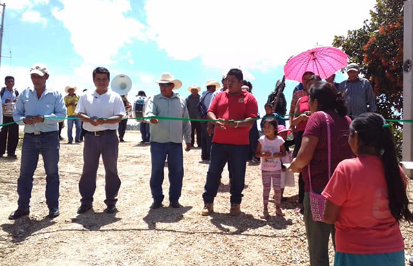 Ilumina Antorcha la comunidad de San Lázaro, en Olinalá