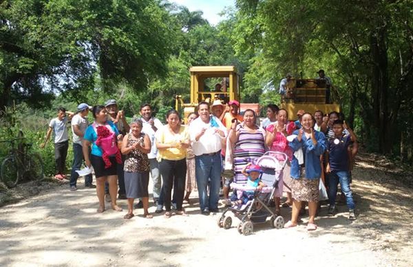 Inicia pavimentación en la localidad Francisco I.Madero