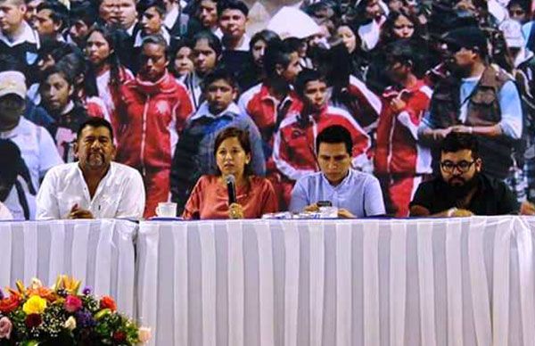 Un éxito la conferencia Ante el panorama actual, ¡la lucha sigue!