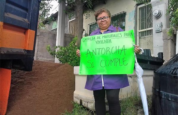 Colonos pobres obtienen material de construcción para agrandar su vivienda 