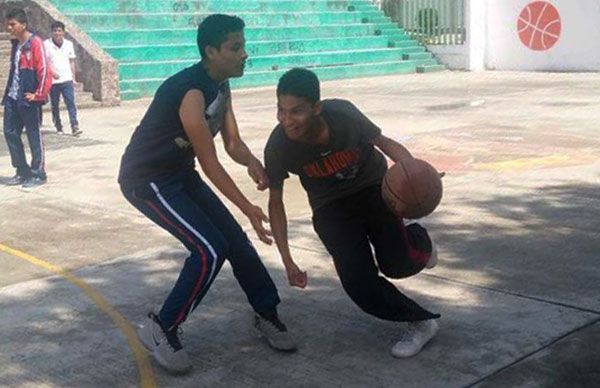 Se preparan deportistas ixtapaluquenses para Torneo Nacional de Basquetbol