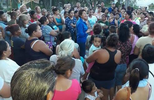 Despensas para familias humildes, fruto de la lucha organizada