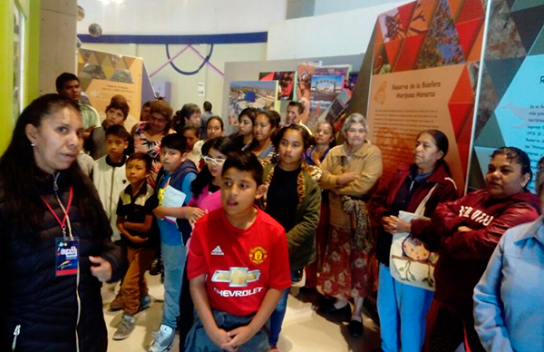 Antorchistas de Tláhuac recorren el Planetario Digital de Chimalhuacán 