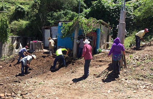 Un acierto la faena de limpieza en la colonia Antorcha Popular de Tlapa