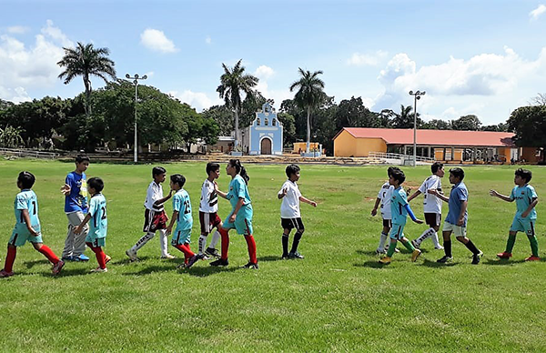 Encuentro amistoso entre jóvenes deportistas de Campeche y Calkiní