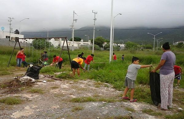 Realizan faena neoleoneses en parques y áreas verdes  