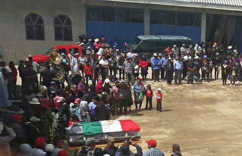 Habitantes de Yosoñama despiden con profundo dolor a Apolinar Ventura Paz