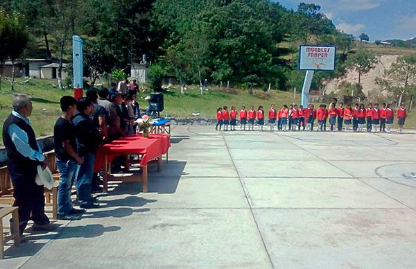 Se logra techado en primaria, gracias a lucha antorchista