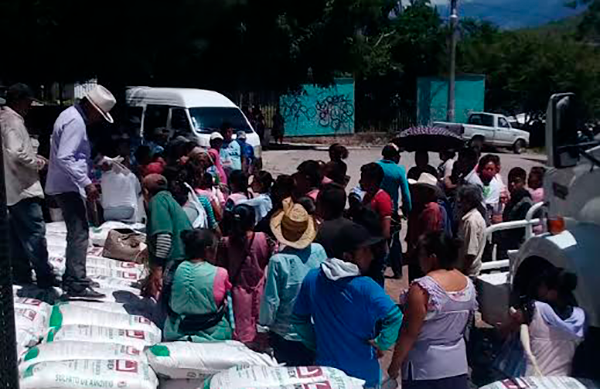 Continúan llegando insumos agrícolas a campesinos guerrerenses