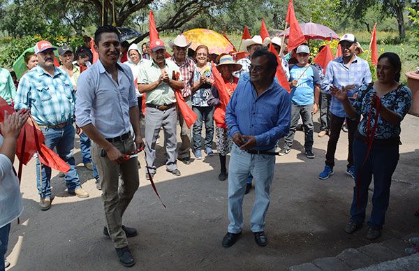 Antorchistas inauguran obra de electrificación en Santa María 