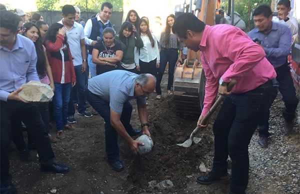 Colocan primera piedra de Casa del Estudiante sonorense