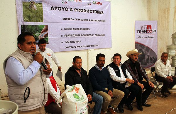 Entrega Gobierno antorchista de Trancoso apoyo para el sector campesino 