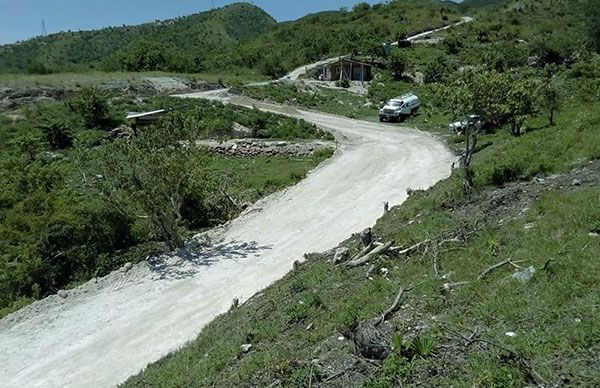 Urge reanudar el asfaltado del acceso a la colonia Mártires Antorchistas