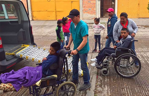 En Villa de Arriaga el DIF hace entrega de apoyos