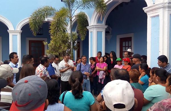  Acuden comisiones antorchistas al ayuntamiento de Colima y Casa de Gobierno