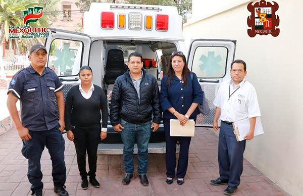 Ayuntamiento antorchista logró la entrega de dos ambulancias equipadas en Mexquitic de Carmona