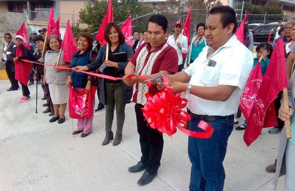 Antorcha inaugura pavimentación en colonia de Pachuca