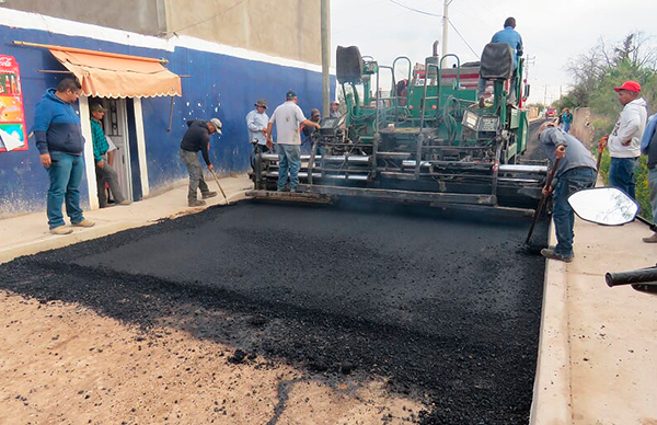 Arrancan pavimentación de una calle más en Santo Domingo