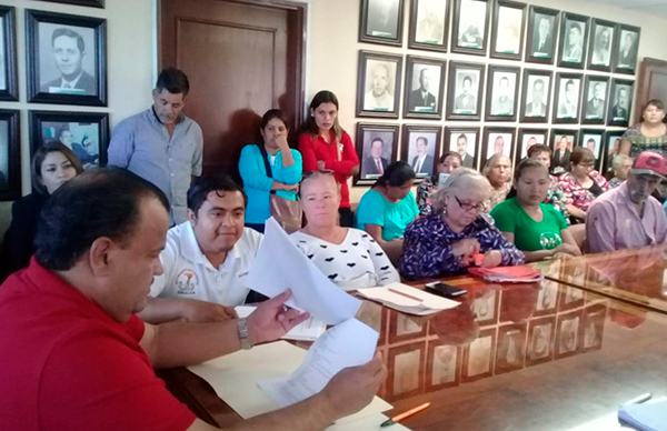 Entregan pliego petitorio 2019-2021 en Guasave