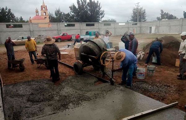 Por gestión antorchista, inicia construcción de Auditorio