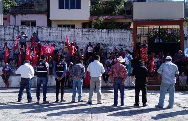 Lleva Antorcha progreso a escuelas indígenas