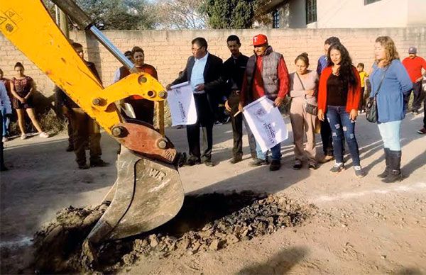 Inicia pavimentación en Laguna Seca por gestión de Antorcha