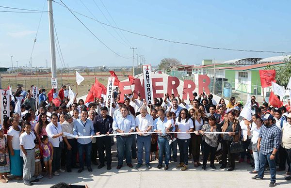 Inaugura Antorcha pavimentación en el Puerto de Veracruz