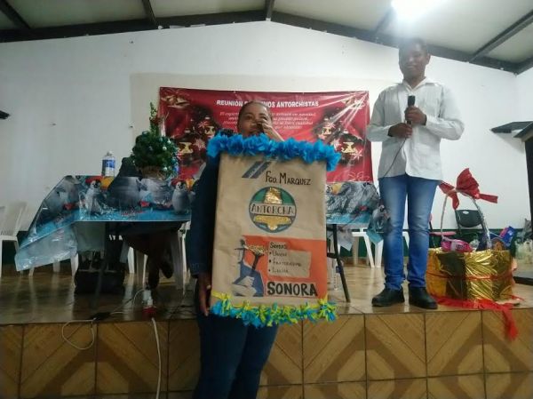 Primer concurso de piñatas con tema político en Guaymas 