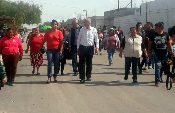 Alcalde de Torreón da recorrido por la colonia Ampliación Valle la Rosita