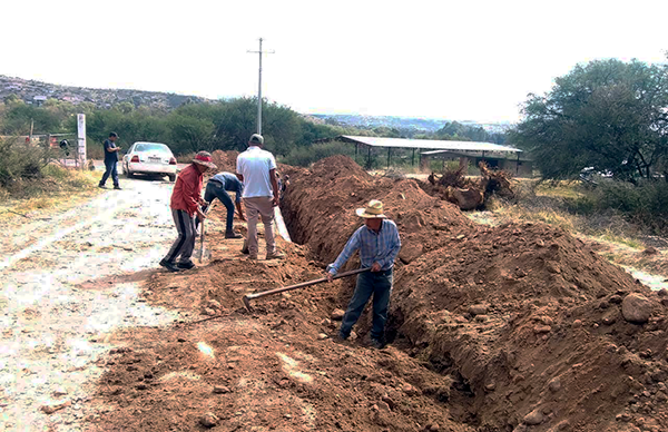 Tendrán drenaje y calles pavimentadas en colonia Unidad Antorchista de Valparaíso