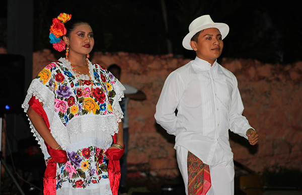 Organiza Antorcha Gala Cultural en Peto