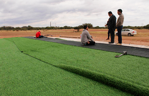 Supervisa alcalde antorchista construcción de cancha de futbol soccer 