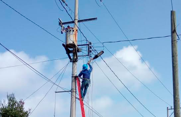 Logran rehabilitación de alumbrado en comunidad indígena