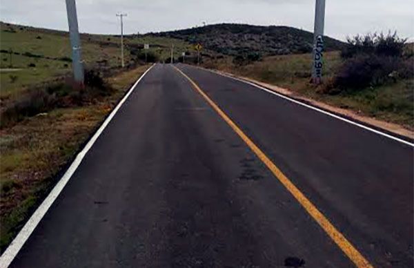 Rencarpetado de la Cabecera municipal a la comunidad de Los Lobos en Armadillo de los Infante