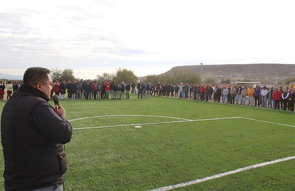 Inaugura alcalde antorchista construcción de cancha de soccer