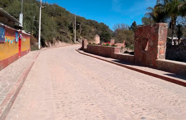 A punto de concluir restauración de la Calzada en Armadillo de los Infante