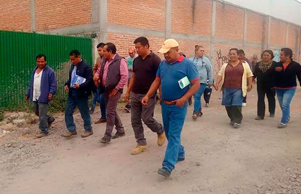 Dirigentes de Antorcha y funcionarios del municipio de El Marqués, hacen recorridos en colonias 